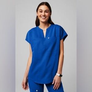 Fabletics scrub set